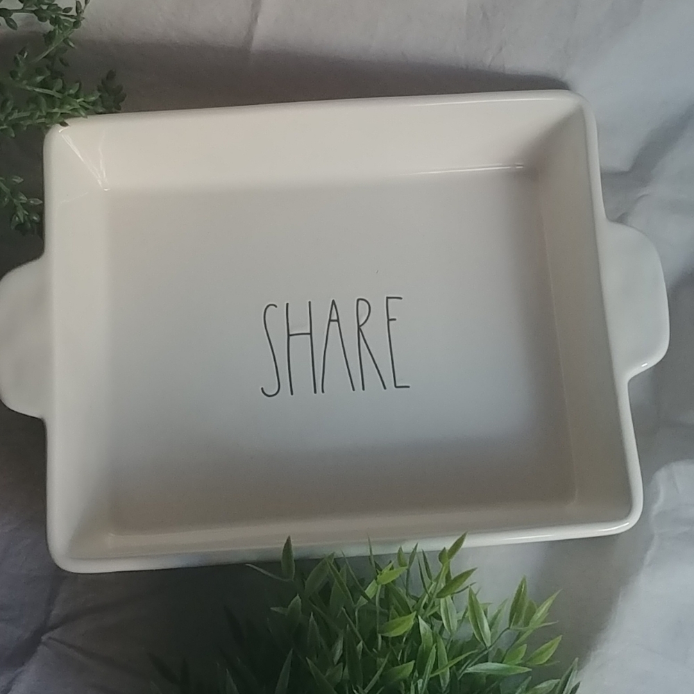 Rae dunn SHARE baking pan